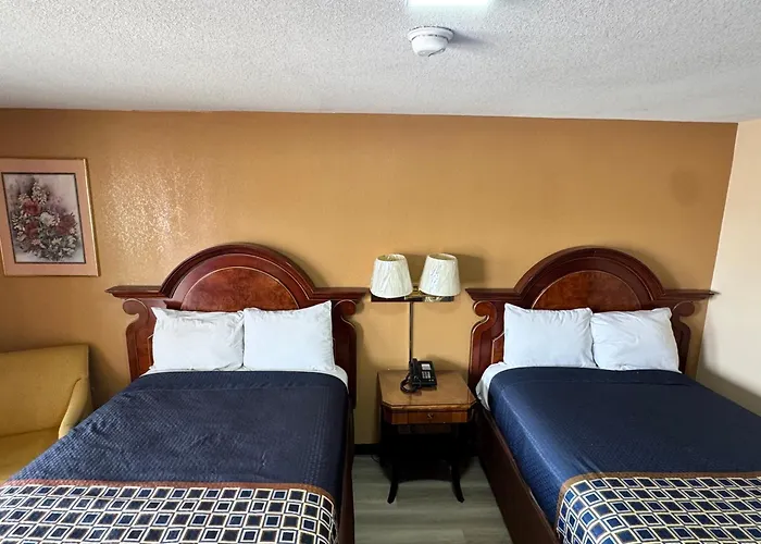Villa West Inn